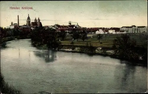 Ak Hradec Králové Königgrätz Stadt, Fluss, Gesamtansicht
