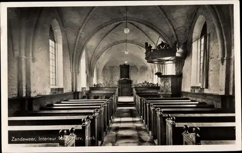 Ak Zandeweer Groningen, Interieur Ned. Herv. Kerk, Blick zur Kanzel