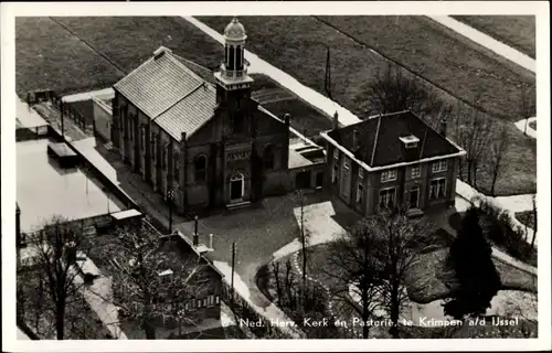 Ak Krimpen aan den IJssel Südholland, Ned. Herv. Kerk en Pastorie te Krimpen, Fliegeraufnahme