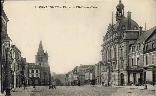 Ak Montdidier Somme, Place de l'Hotel de Ville