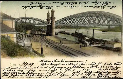 Ak Riesa an der Elbe Sachsen, Bahnhof, Gleisseite, Brücke