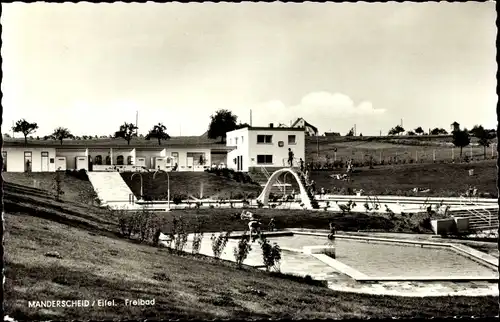 Ak Manderscheid in der Eifel, Freibad