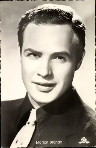 Ak Schauspieler Marlo Brando, Portrait, Schwere Jungen leichte Mädchen