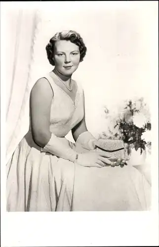 Ak Soestdijk, Prinzessin Beatrix im Abendkleid, 1956