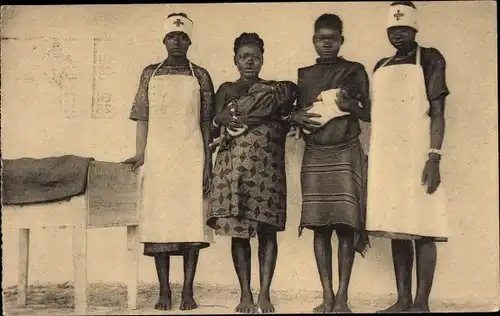 Ak Les deux premiers nés de la Maternité de la Croix Rouge à Pawa, Schwestern, Entbindungsklinik