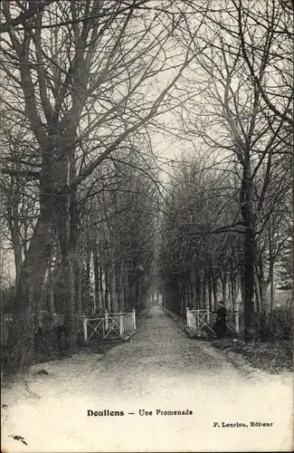Ak Doullens Somme, Une Promenade