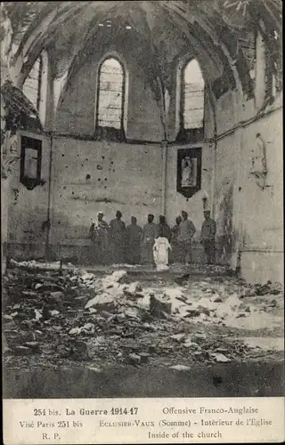 Ak Éclusier-Vaux Somme, Interieur de l'Eglise, Kriegszerstörung 1. WK, Offensive franco-anglaise