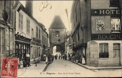 Ak Noyers sur Serein Yonne, Rue de la Porte Peinte