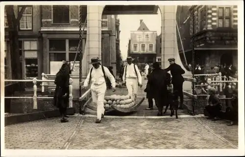 Foto Ak Alkmaar Nordholland Niederlande, Käsemarkt