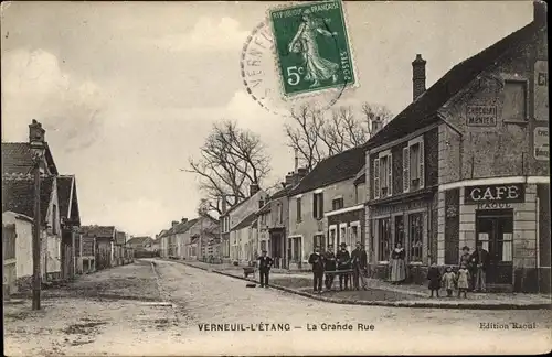 Ak Verneuil l'Étang Seine et Marne, La Grande Rue, Café