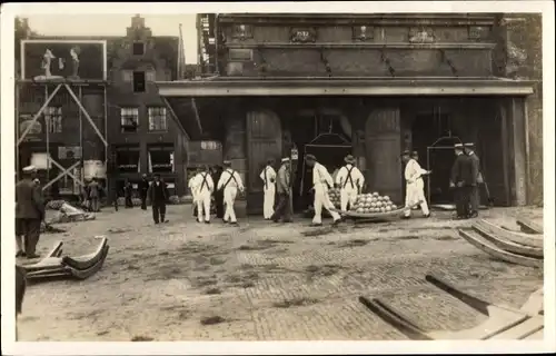 Foto Ak Alkmaar Nordholland Niederlande, Käsemarkt