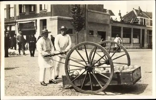 Foto Ak Alkmaar Nordholland Niederlande, Käsemarkt