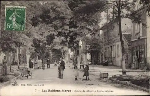 Ak Les Sablons Moret Seine et Marne, Route de Moret a Fontainebleau
