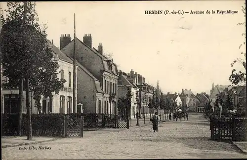 Ak Hesdin Pas de Calais, Avenue de la Republique