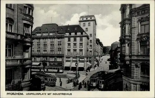 Ak Pforzheim im Schwarzwald, Leopoldsplatz mit Industriehaus, Straßenbahnen