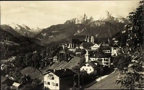 Ak Berchtesgaden in Oberbayern, Ort v. d. Locksteinstraße mit Watzmann