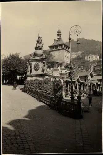 Foto Karlovy Vary Karlsbad Stadt, Dreifaltigkeitssäule, Straßenpartie, Schlossturm, Fotograf Hubl