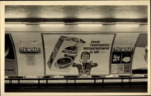 Foto Paris X, U Bahn Haltestelle Stalingrad, Nesquik Werbung