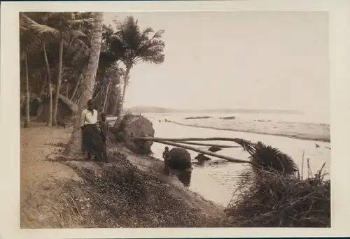 Foto Sri Lanka Ceylon, Strandszene, Mutter mit Kind, um 1880