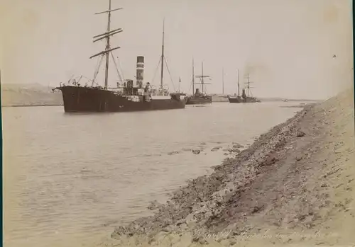 Foto Ägypten, Suezkanal, Dampfer Ruculus, Segelschiffe, Vorderansicht