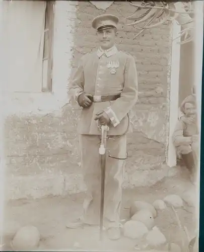 Foto Namibia, DSWA, Mitglied der Kolonialen Schutztruppe, Säbel, Schirmmütze
