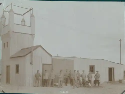 Foto Lüderitz Namibia, DSWA, Mitglieder der Kolonialen Schutztruppe, Funkstation