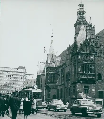 Foto Spremberg, Hans Joachim, Breslau Wroclaw Polen, Rathaus, Straßenbahn