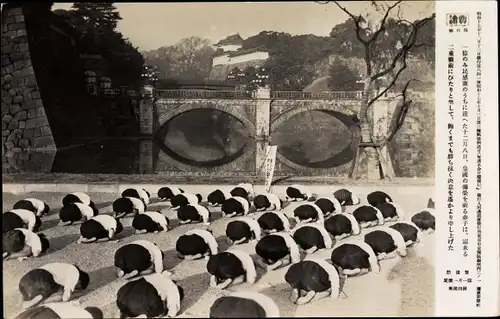 Foto Tokio Präf. Tokio Japan, Japaner beten für Sieg im Krieg