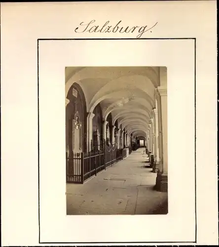 Foto Salzburg in Österreich, um 1865, St. Sebastians Kirchhof, Arkaden