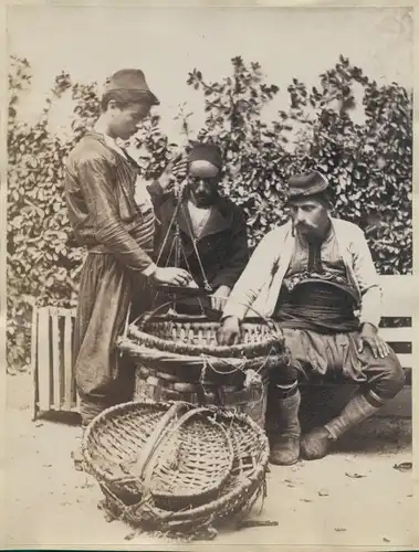 Foto Osmanisches Reich, um 1880, Osmanische Verkäufer mit Waage, Fotograf G. Berggren