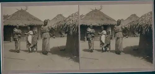 Stereo Foto Gambia, Afrikanische Mütter mit ihren Kindern, Dorfpartie, Strohhütten, Weltreise 1914