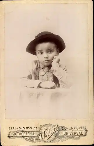 Kabinettfoto Brasilien, Portrait von einem kleinen Jungen, Fotograf Leterre, Rio de Janeiro