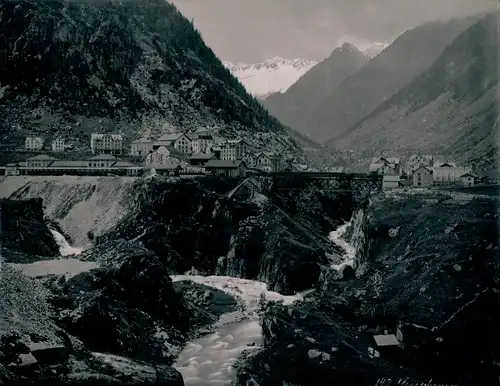 Foto Göschenen Kanton Uri, Gesamtansicht, Flusspartie