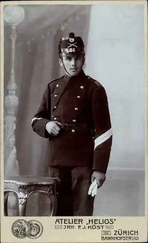 Foto Zürich, Schweizer Soldat in Uniform, Regiment 64