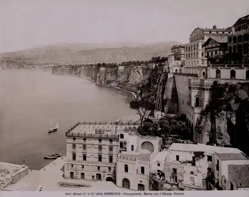 Foto Sorrento Campania, Marina con l'Albergo Victoria