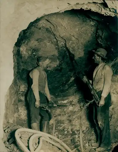 Foto um 1900, Meran Merano Südtirol, Bergleute, Bergbau