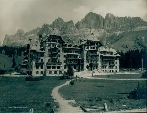 Foto Lago di Carezza Karersee Südtirol, Hotel, Gebirgspartie