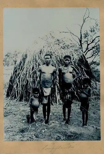 Foto um 1906, Namibia Deutsch Südwestafrika, Familie des Stammes der Bethanier