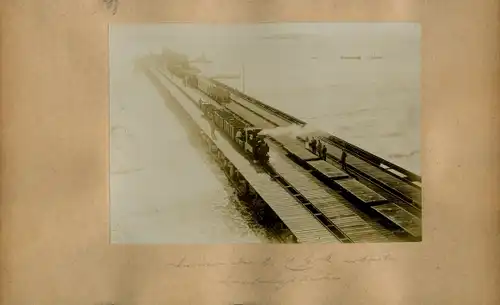 Foto um 1906, Swakopmund Namibia Deutsch Südwestafrika, Eisenbahn, Landungsbrücke