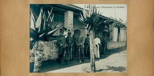 Foto um 1906, Windhoek Windhuk Namibia Deutsch Südwestafrika, Offiziershaus, Schutztruppler
