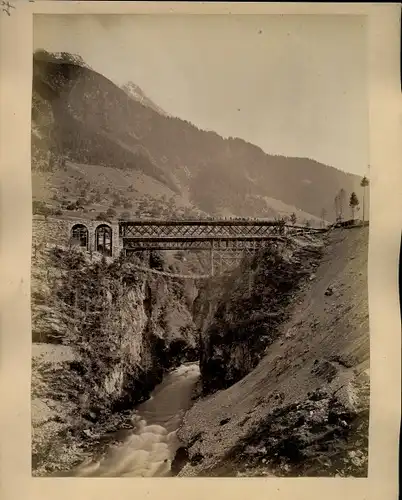 Foto um 1883, J. Linck, Kanton Uri, Intschireussbrücke im Bau, Gotthardbahn