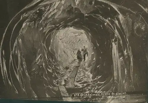 Foto Grindelwald Kanton Bern, Grotte du glacier, Gletscherhöhle, August 1896