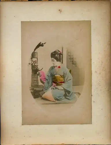 Foto Japan, Japanerin im Kimono, Tempelanlagen