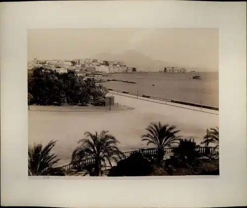 Foto um 1880, Napoli Neapel Campania, Veduta del Grand Hotel,  Vesuv, Blick über die Bucht