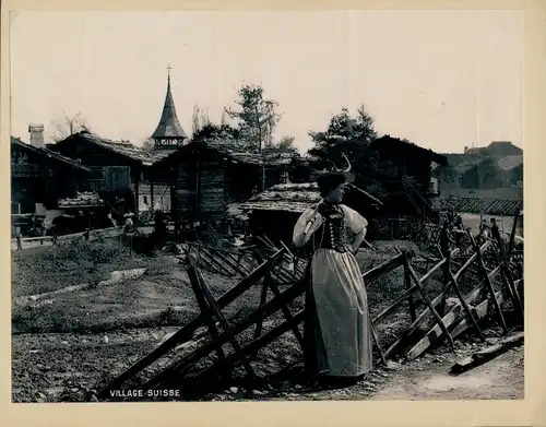 Foto Ober Engadin Kanton Graubünden Schweiz, Panorama, Village Suisse, Schweizerin in Tracht