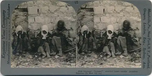 Stereo Foto Jerusalem Israel, Leprakranke vor der Stadtmauer