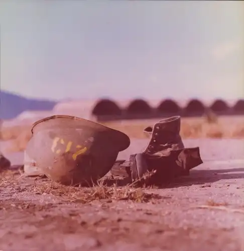 Foto Hans Joachim Spremberg, Relikte einer gescheiterten Politik 1975, Militärflughafen Da Nang