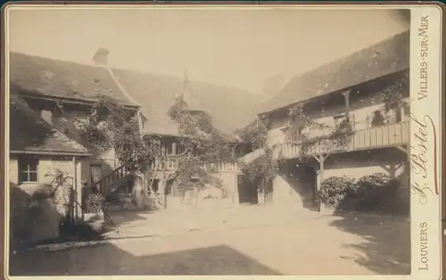 Kabinettfoto Louviers Eure, Partie an einem Gebäude