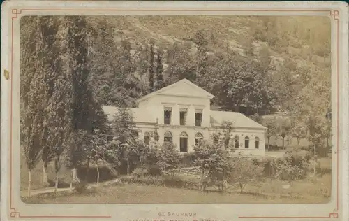 Kabinettfoto Saint Sauveur les Bains Hautes Pyrénées, Blick auf ein Gebäude