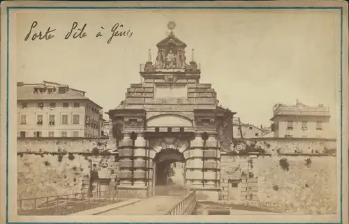 Kabinettfoto Gené Maine et Loire, Porte